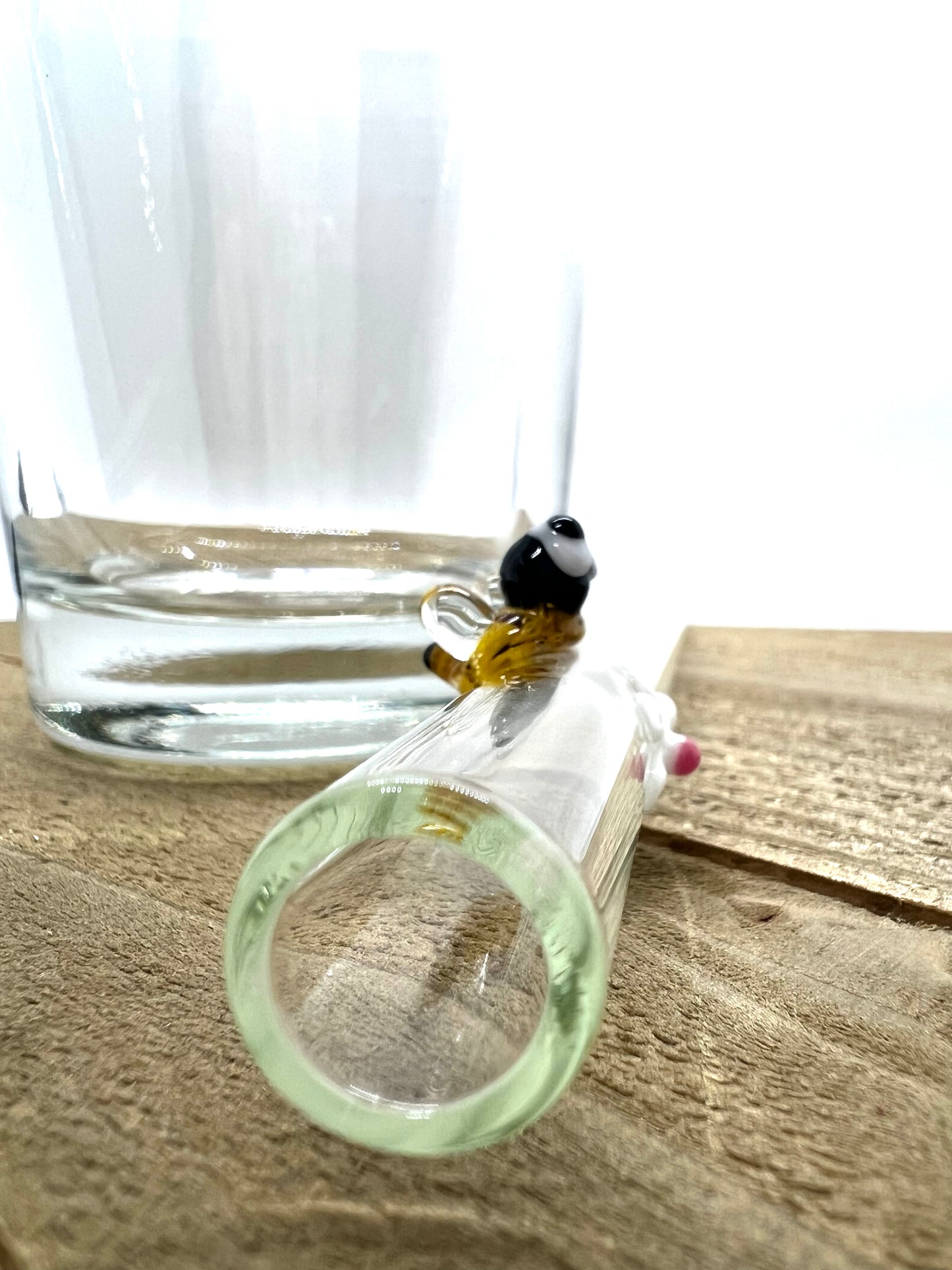 Honey Bee and Daisy Boba Glass Straw