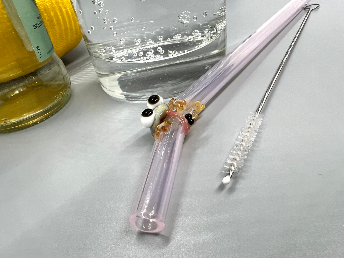 Caramel Frog Catching a Fly Straw