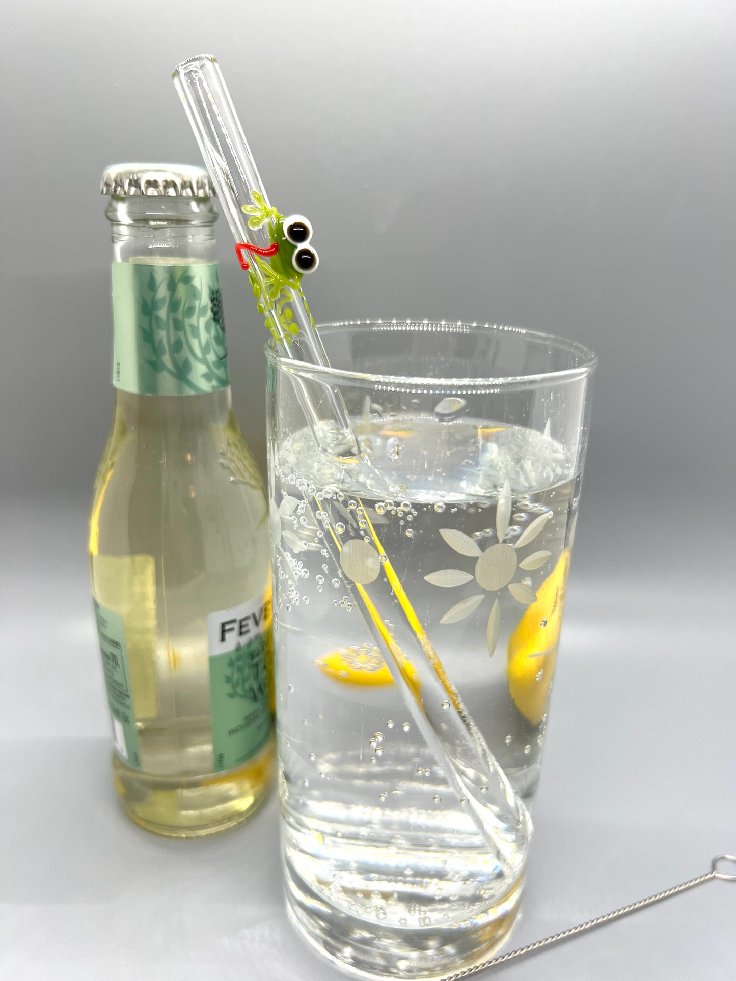 Green Frog with Tongue Out Straw