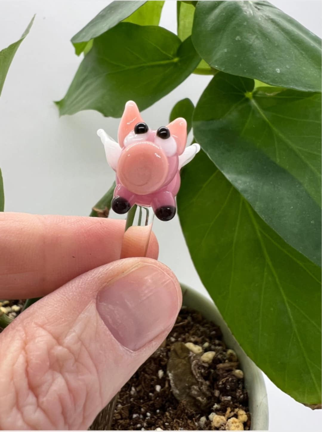 Flying Pink Pig Glass Plant Stake