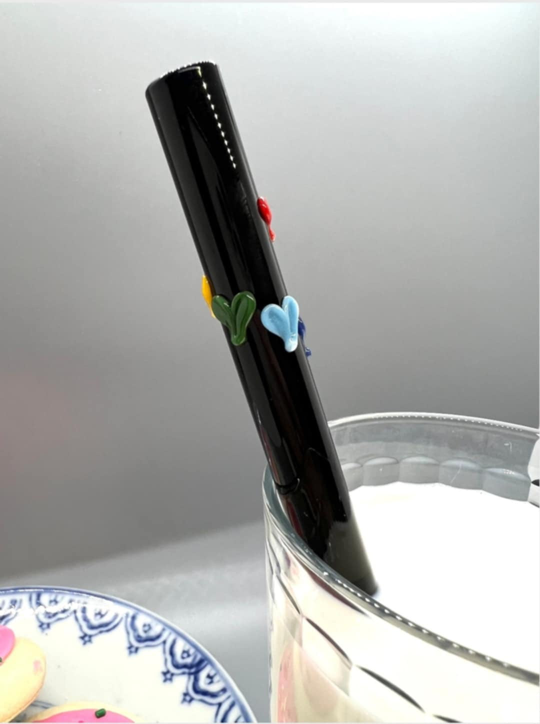 Rainbow Hearts on Black Smoothie Glass Straw