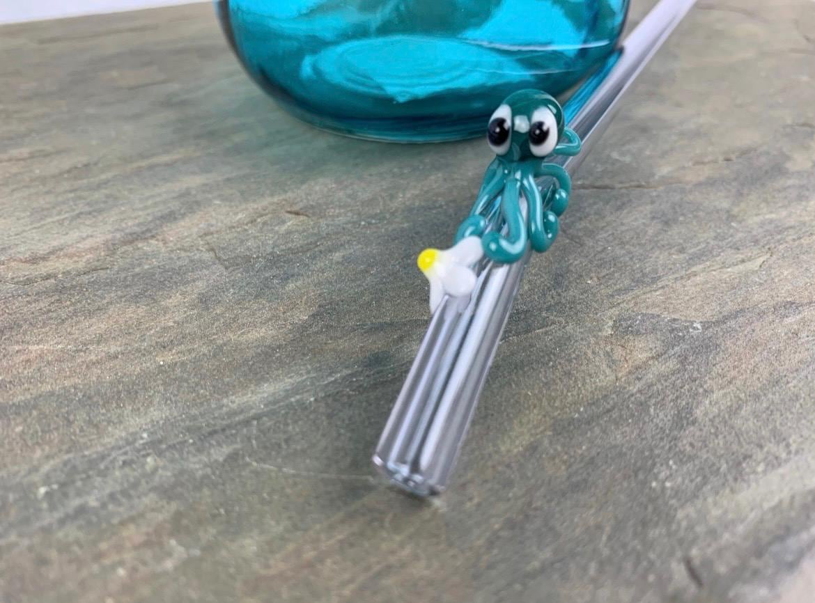 Aqua Octopus and Daisy on Bent Lavender Glass Straw