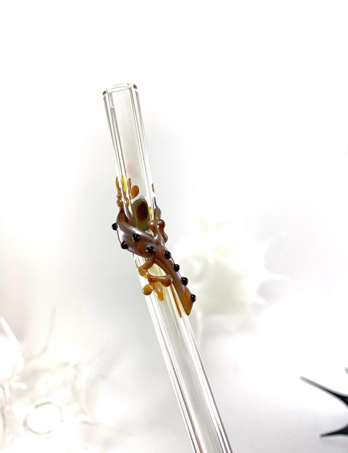 Caramel Gecko on Bent Clear Glass Straw